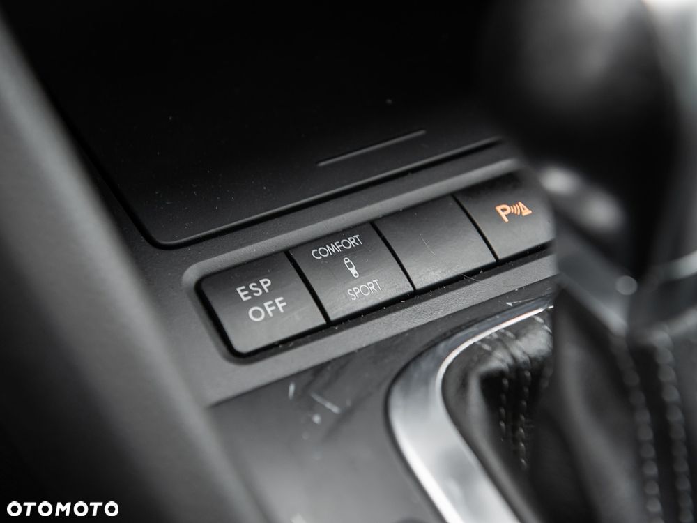 Volkswagen Golf - 28