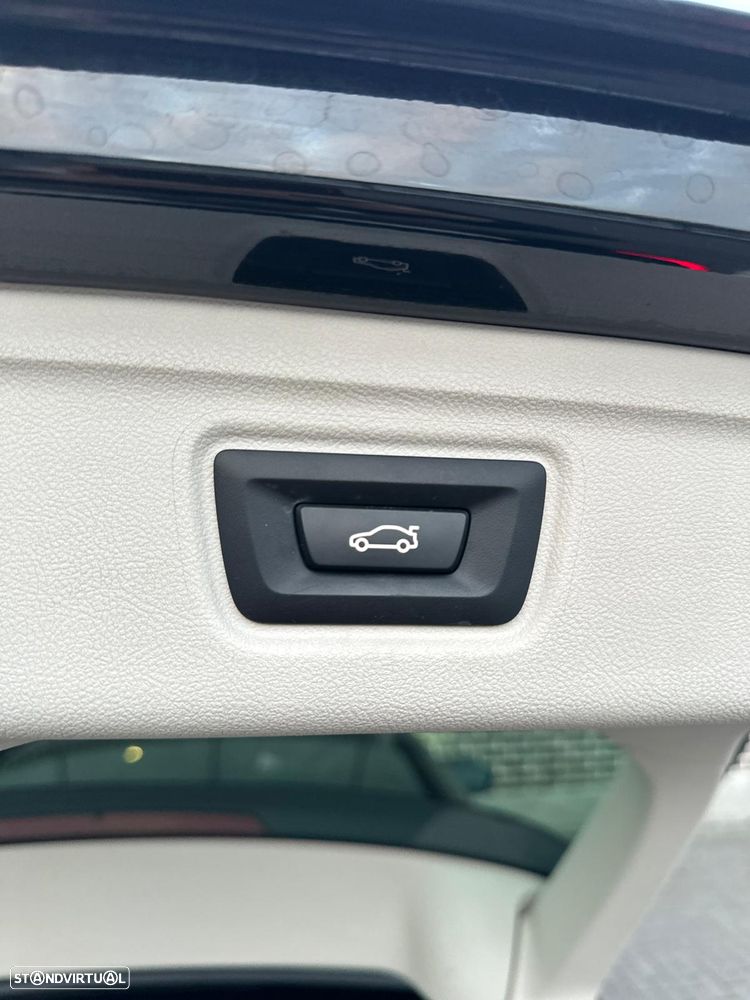 BMW 330 e Touring Corporate Edition Auto - 11