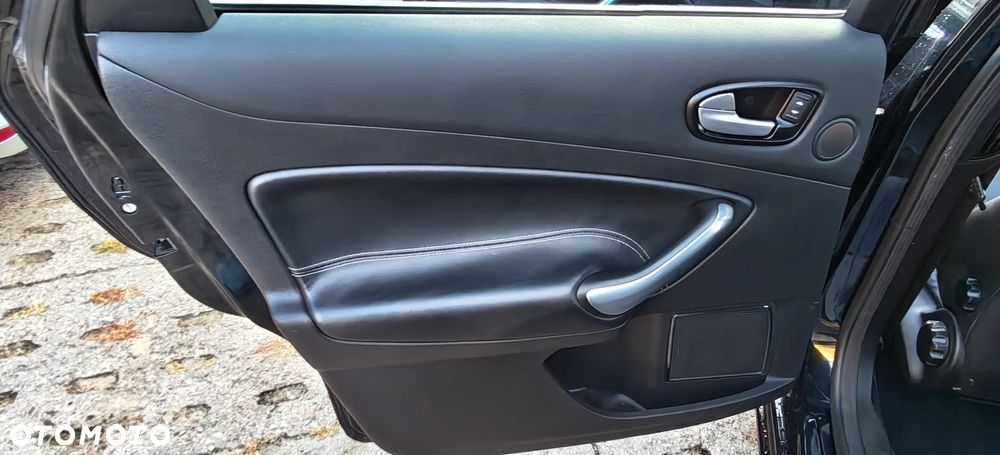 Ford Mondeo 2.0 Platinium X - 24