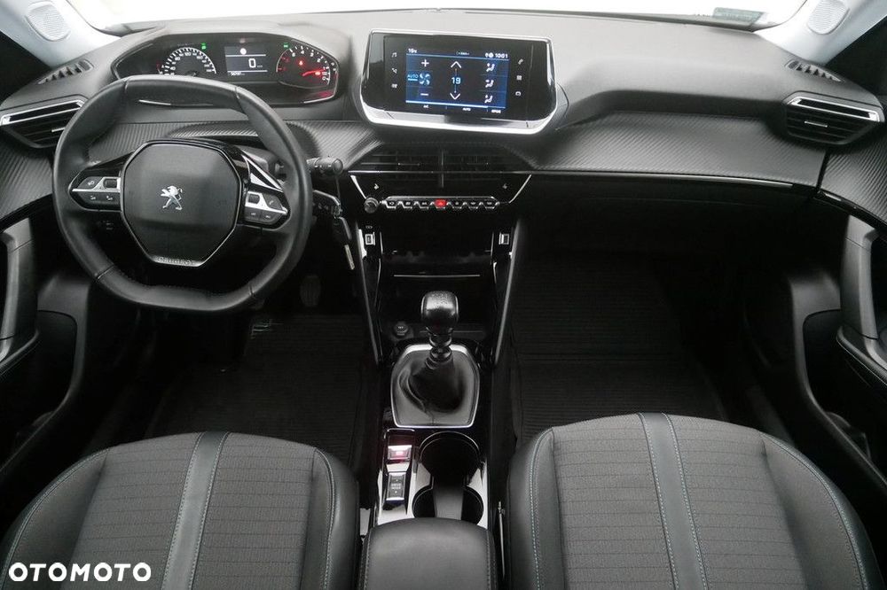 Peugeot 2008 1.2 PureTech Allure S&S - 8