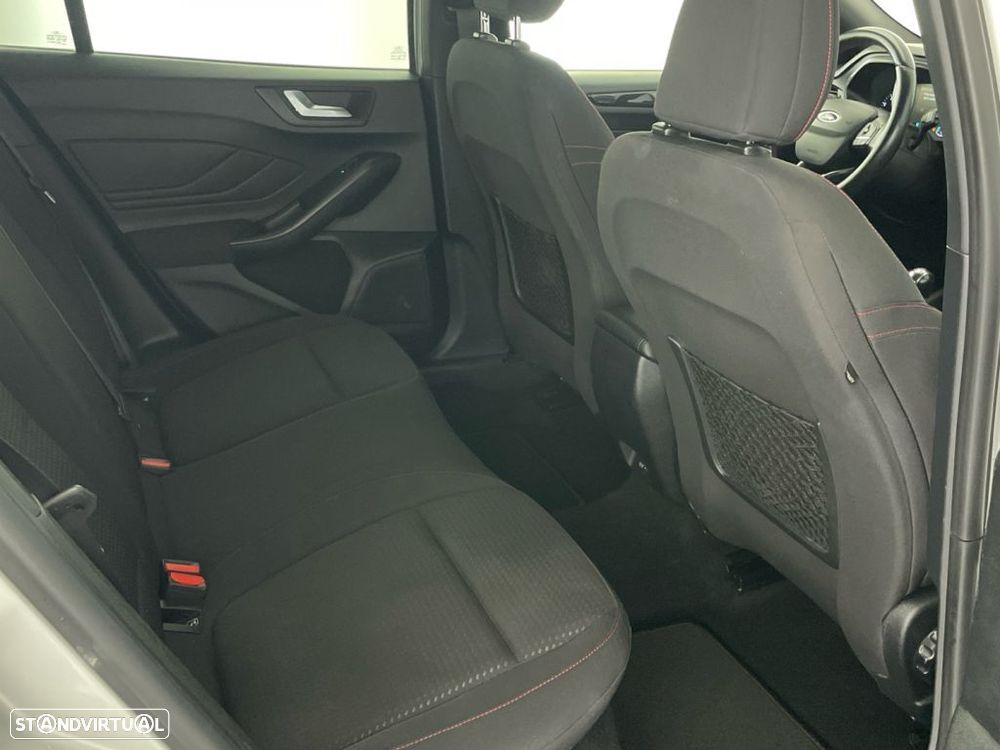 Ford Focus 1.0 EcoBoost ST-Line - 24