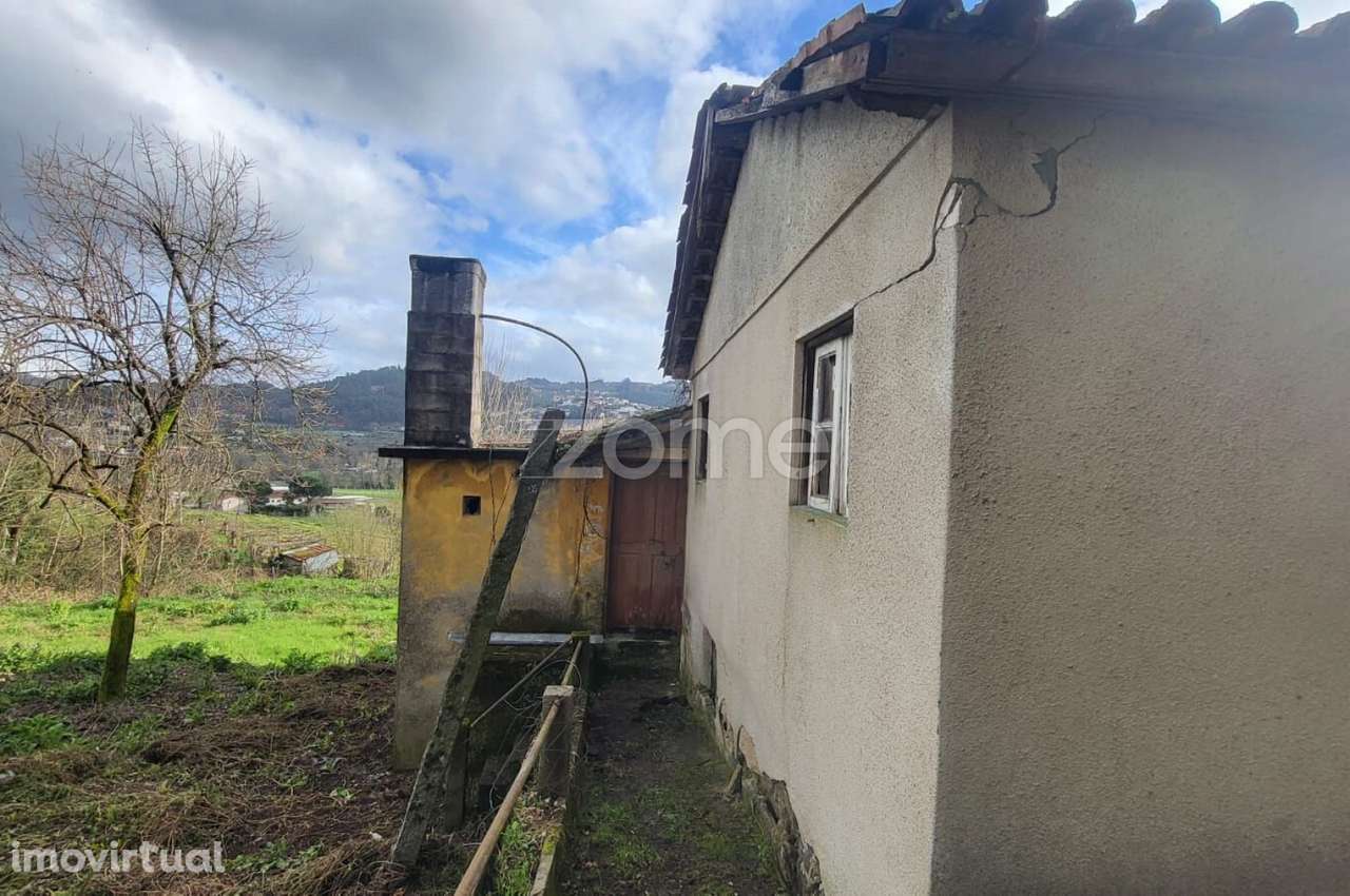 Terreno para construção com ruina, S. Paio, Vizela - Grande imagem: 3/11