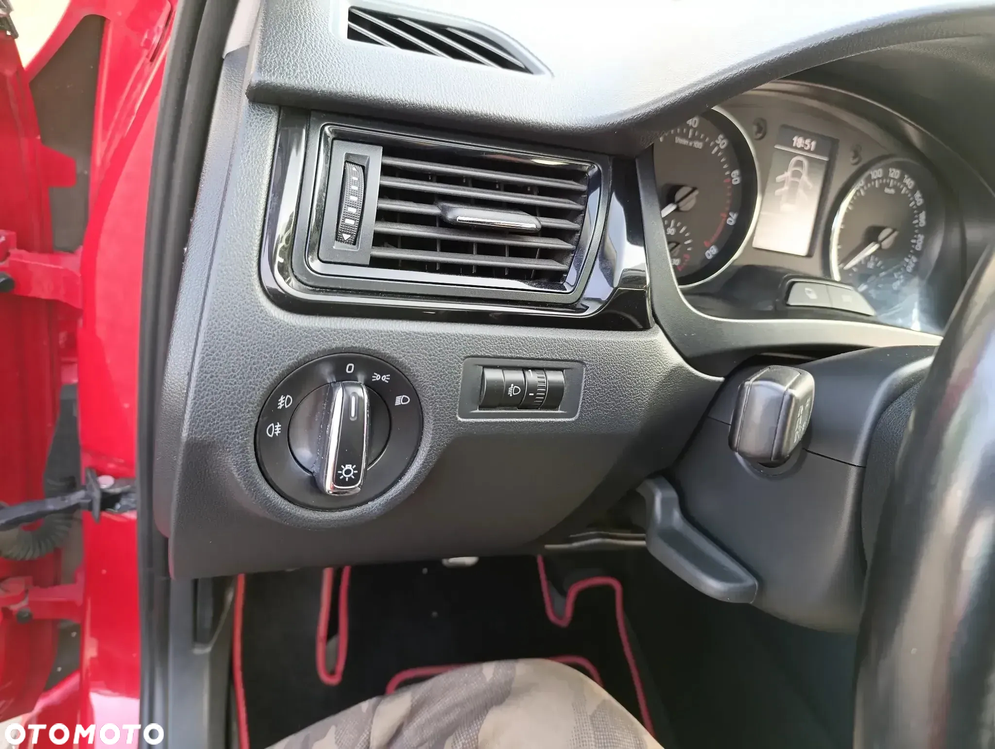 Skoda RAPID 1.2 TSI Ambition - 18