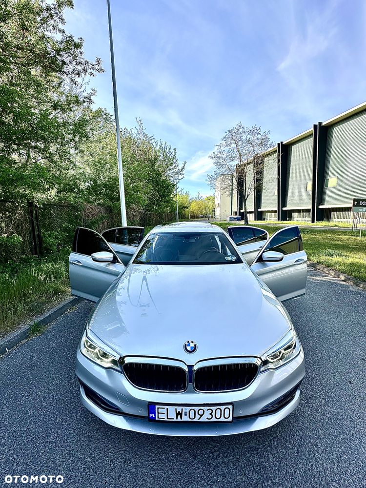BMW Seria 5 530i xDrive Sport Line sport - 11