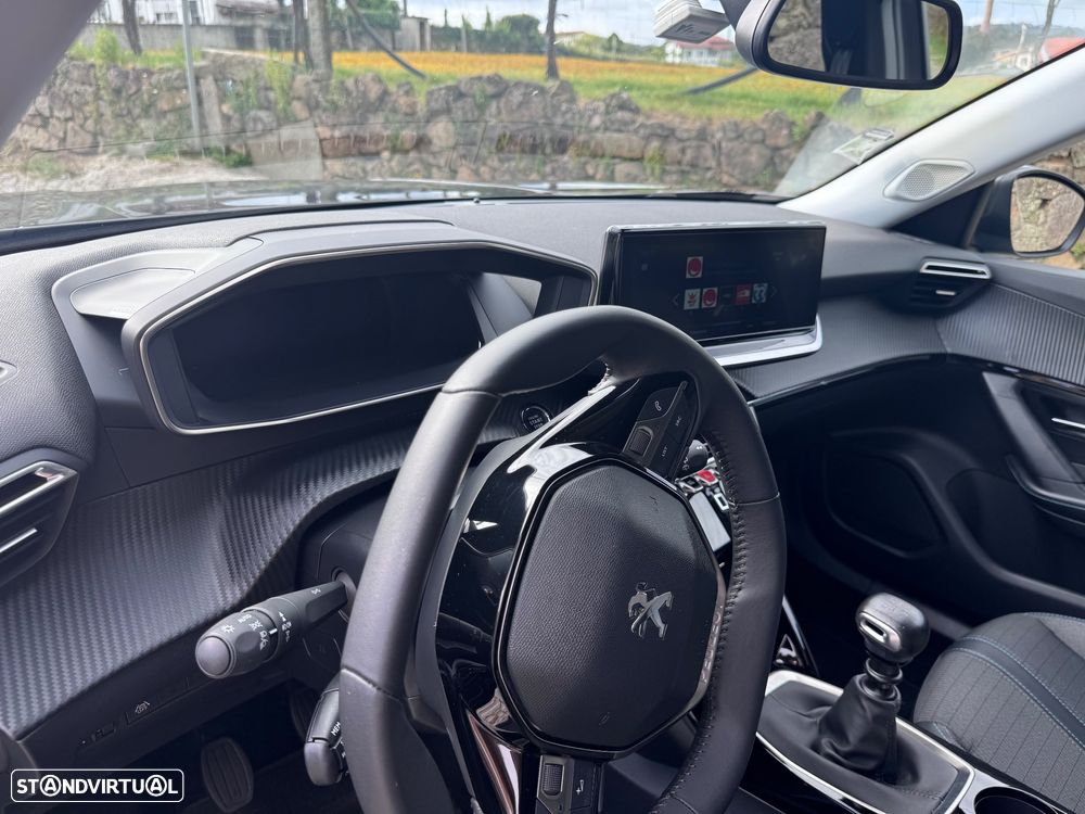 Peugeot 2008 1.2 PureTech Allure - 6