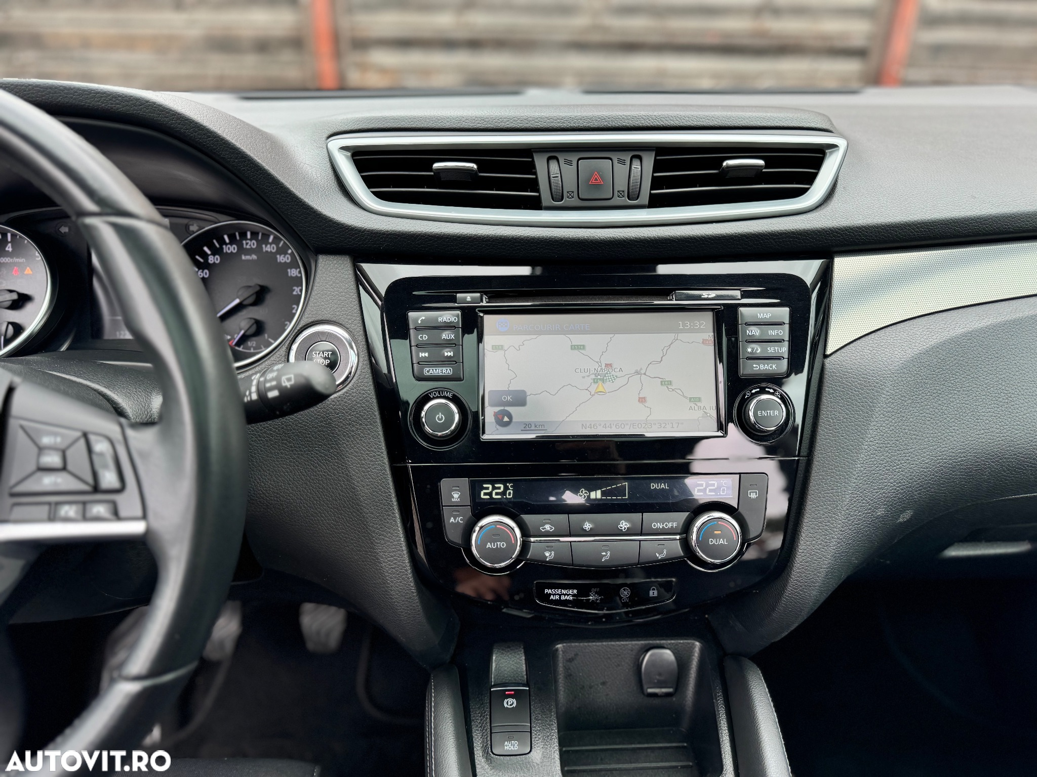 Nissan Qashqai 1.2 DIG-T Start/Stop N-Connecta - 24