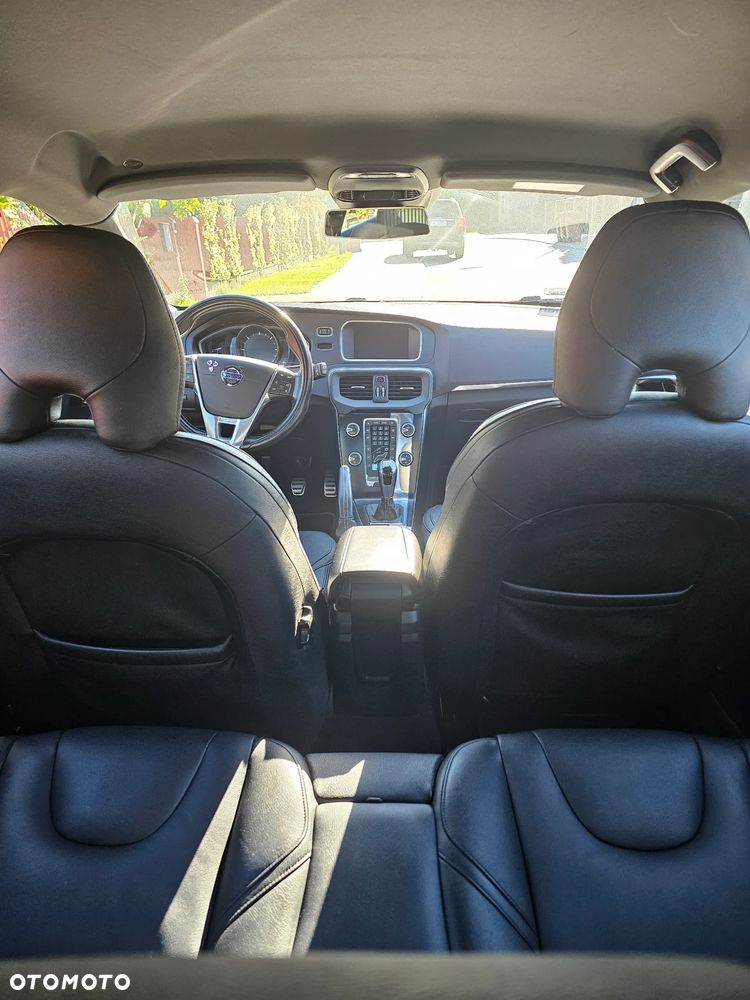 Volvo V40 D2 Drive-E R-Design Momentum - 18