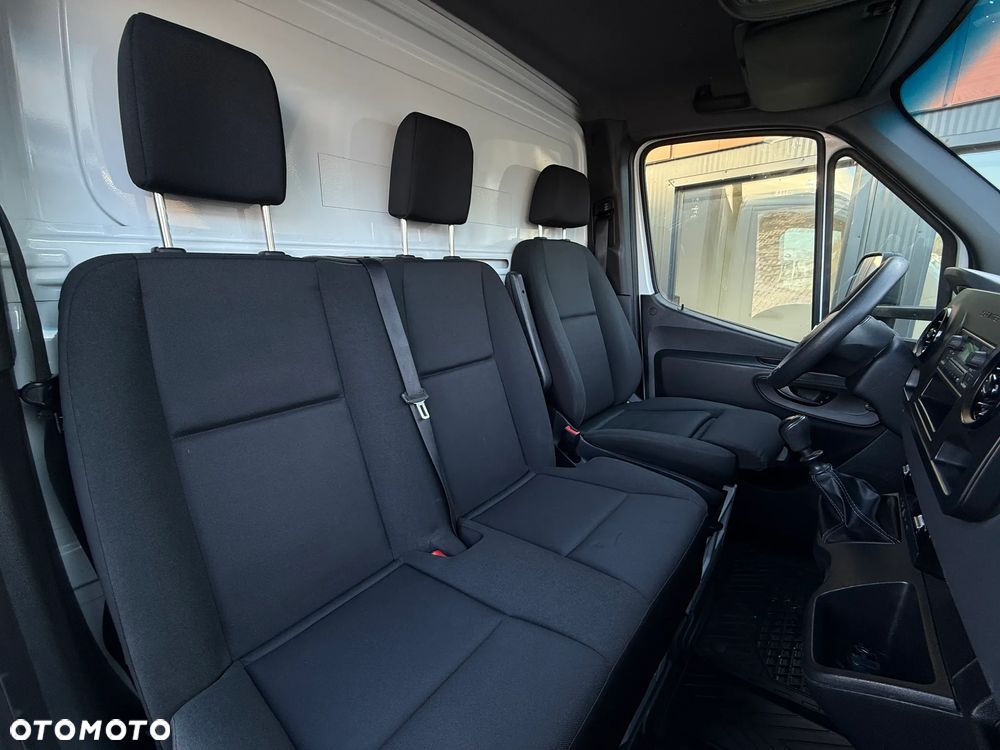 Mercedes-Benz Sprinter 514 CDI / 2.2 140KM / 2019 ROK / Kontener 4,2m + Winda Dhollandia 750KG / ZAREJESTROWANY W PL - 20