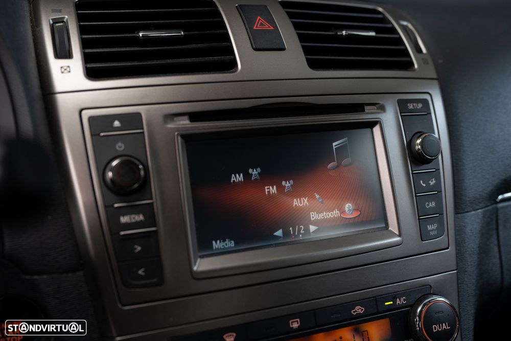 Toyota Avensis SD 2.0 D-4D Exclusive +Navi - 19