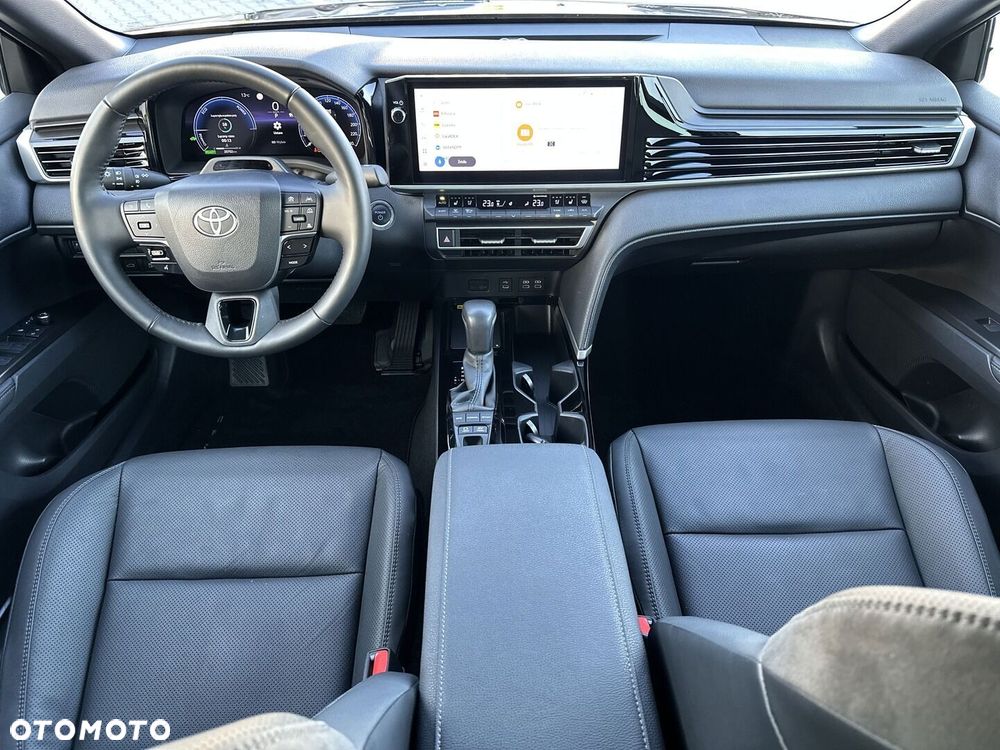 Toyota Camry - 19
