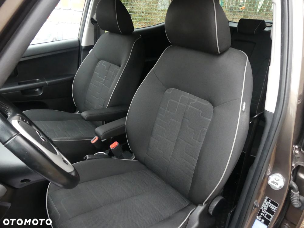 Kia Venga 1.4 CVVT Fifa World Cup Edition - 2