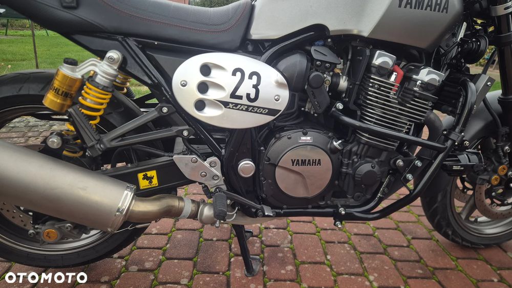 Yamaha XJR - 6