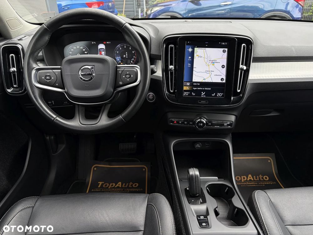 Volvo XC 40 T4 Geartronic Momentum Pro - 33