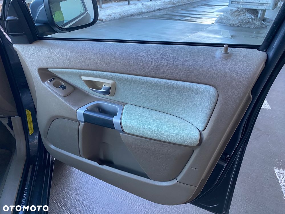 Volvo XC 90 - 9