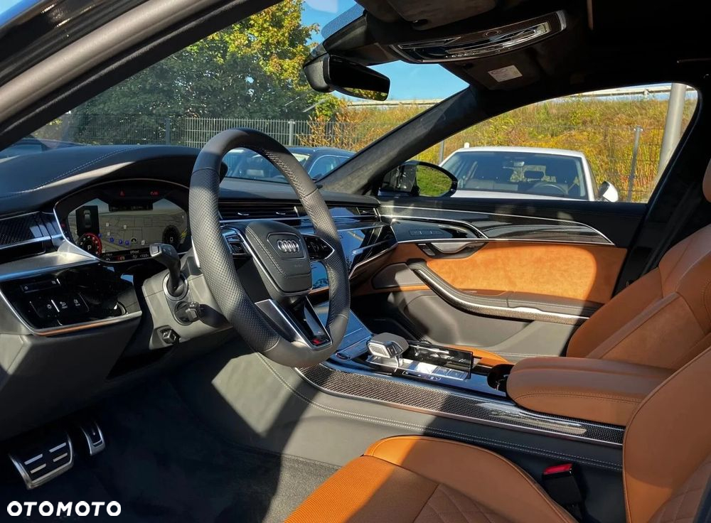 Audi S8 - 6