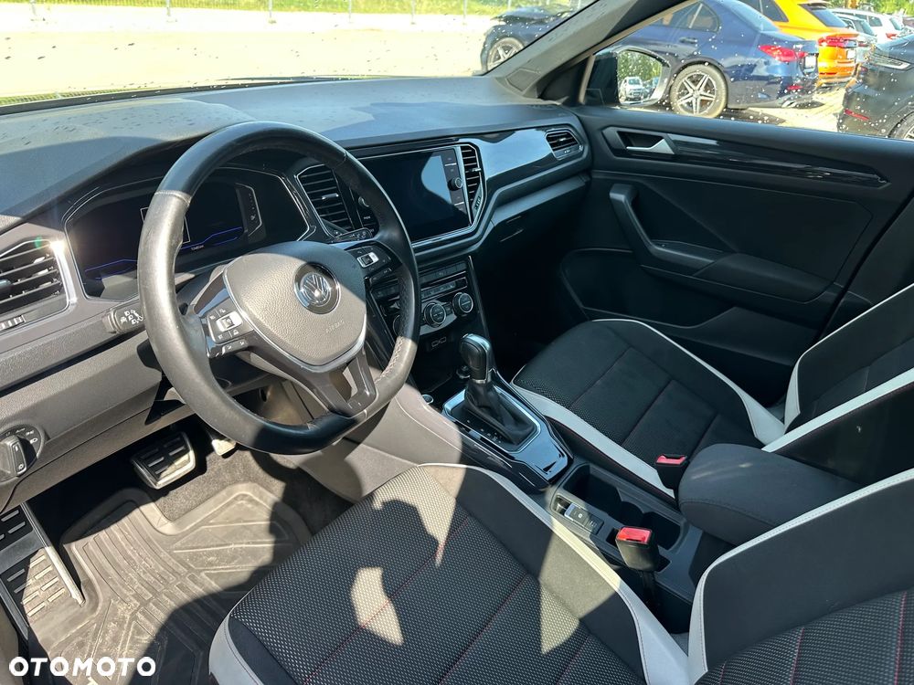 Volkswagen T-Roc - 12