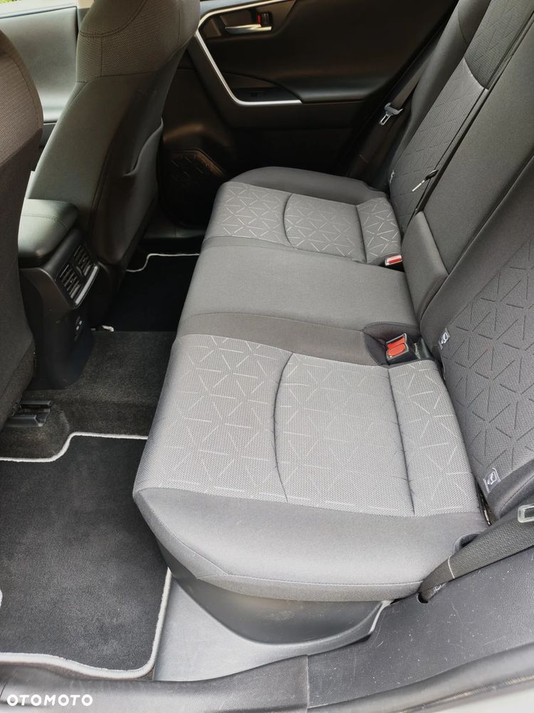 Toyota RAV4 - 8