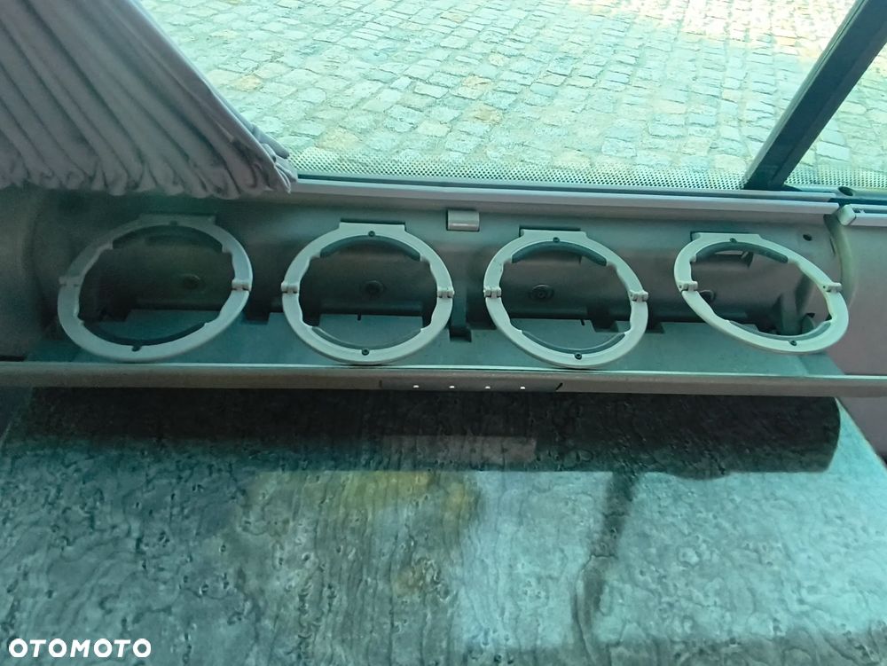 Volkswagen Multivan - 28