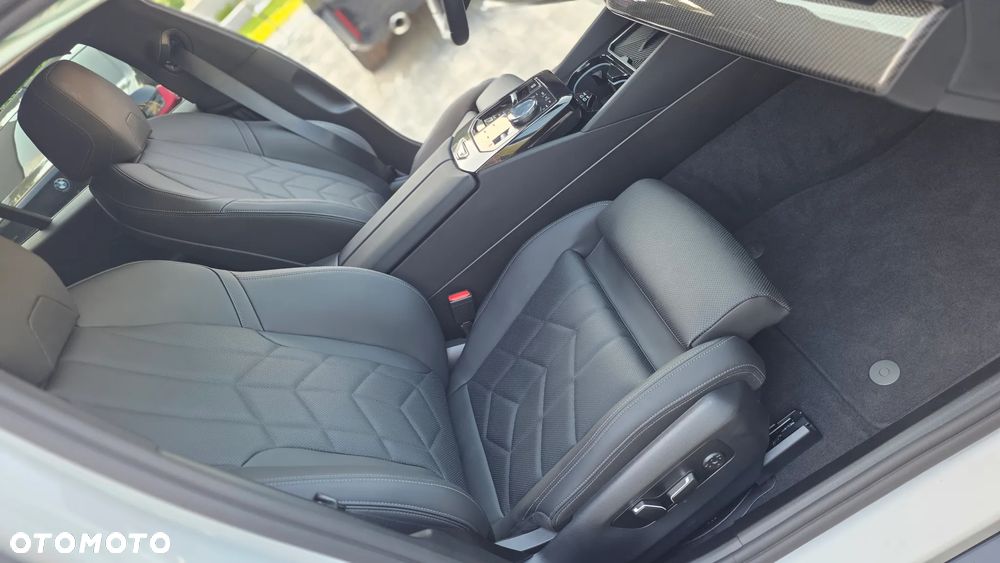 BMW Seria 5 520i mHEV M Sport - 32