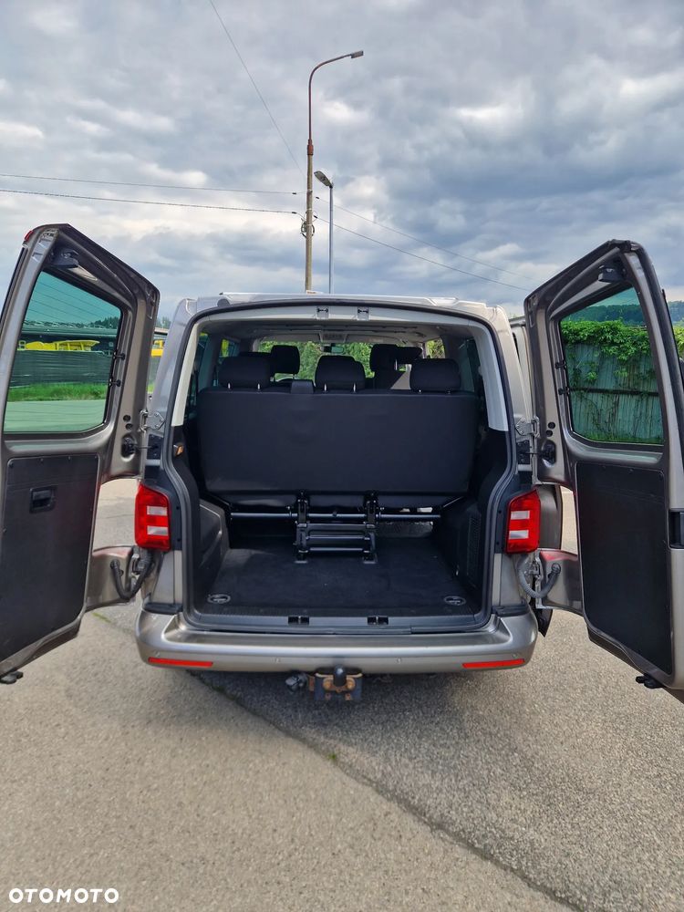 Volkswagen Caravelle - 11