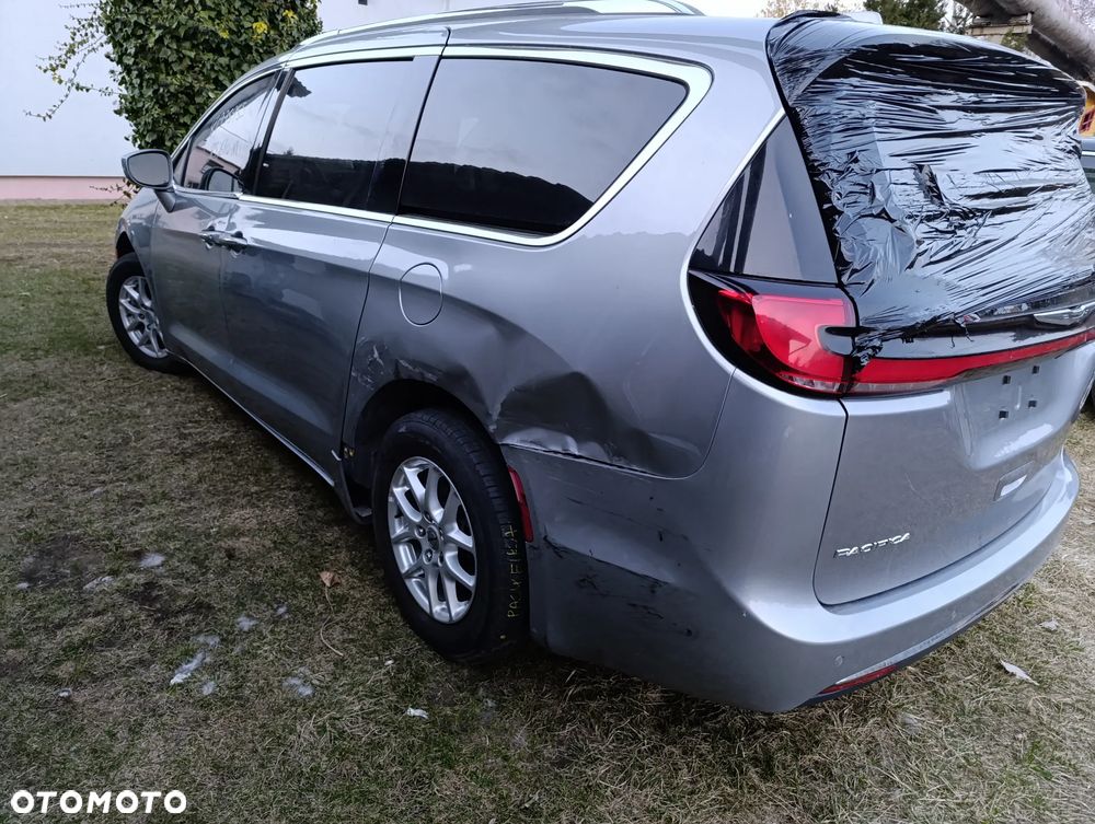 Chrysler Pacifica - 3