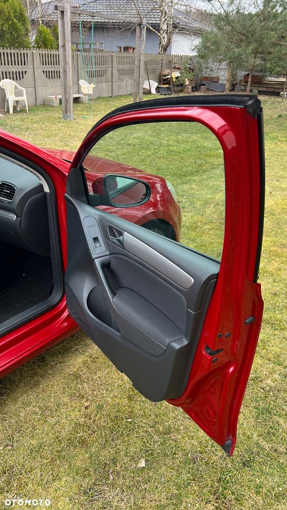 Volkswagen Golf 1.6 TDI DPF BlueMotion - 29