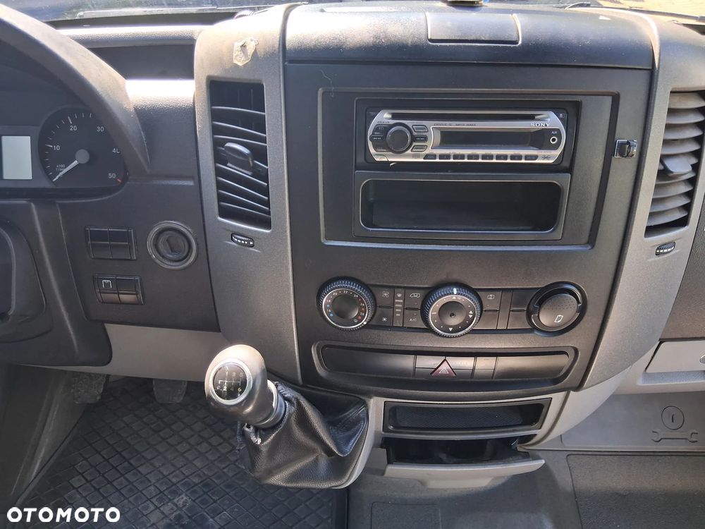 Mercedes-Benz Sprinter - 8