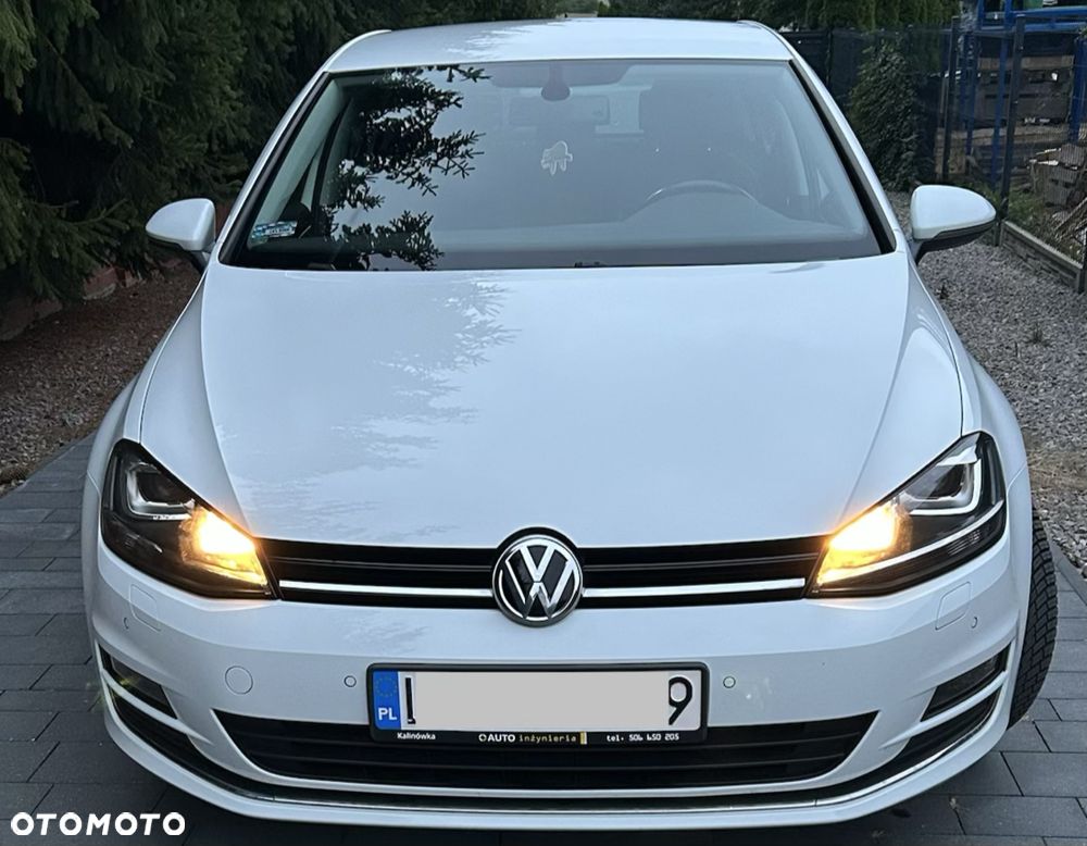 Volkswagen Golf - 1