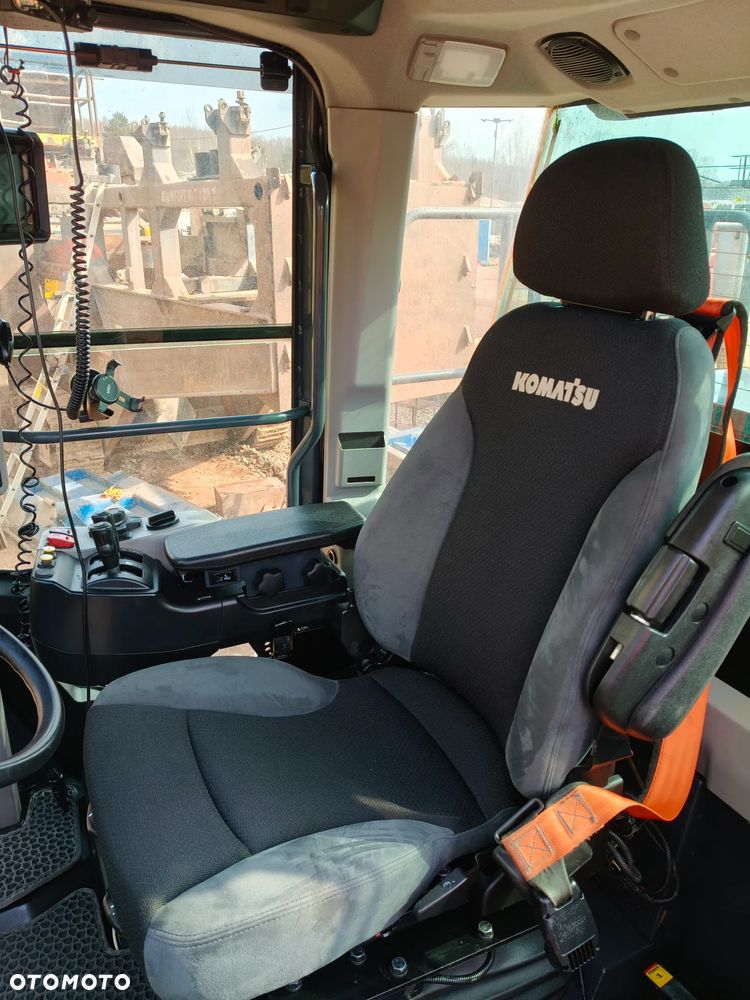 Komatsu WA475-10E0 2 - 8