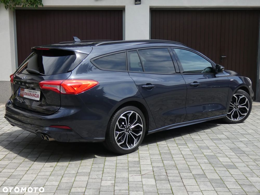 Ford Focus ver-2-0-ecoblue-st--line - 19