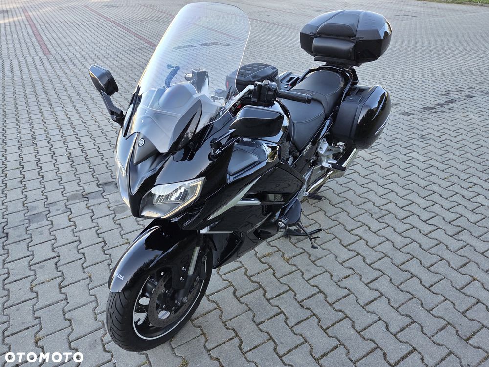 Yamaha FJR - 28