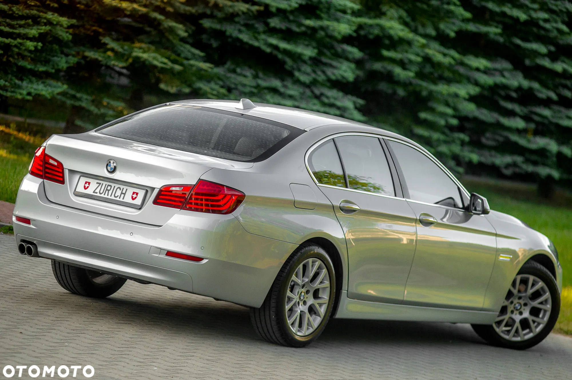 BMW Seria 5 520d xDrive - 4