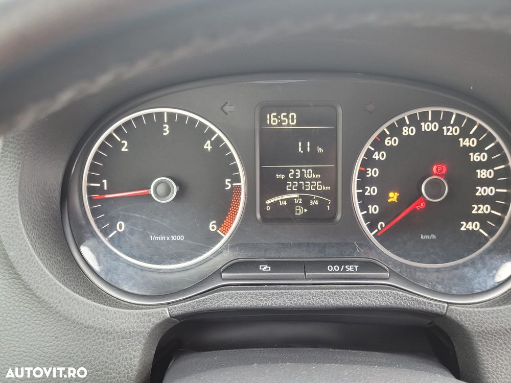 VOLKSWAGEN Polo 2012 — imagine 7