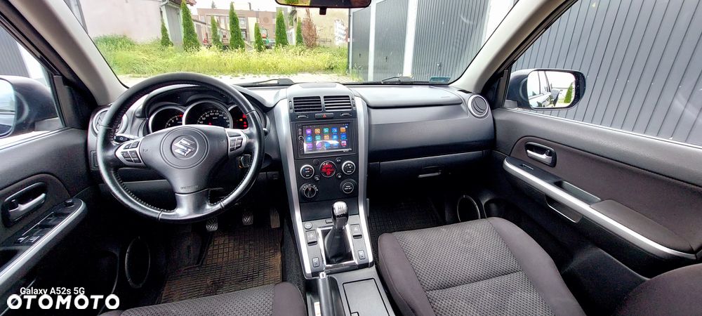 Suzuki Grand Vitara 2.4 De Luxe - 12