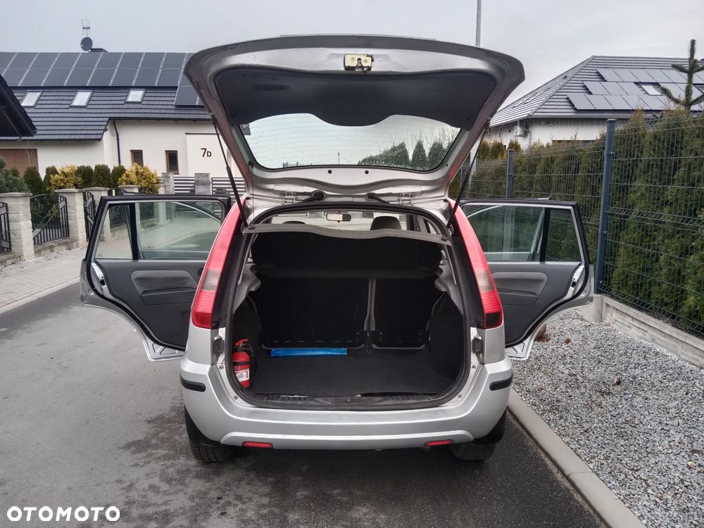 Ford Fusion 1.4 Ambiente - 12