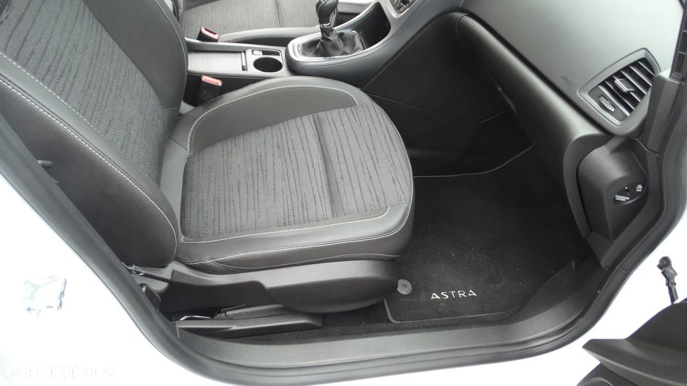 Opel Astra 1.4 Turbo Exklusiv - 19