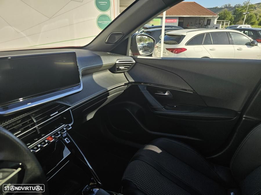 Peugeot e-2008 50 kWh GT - 30