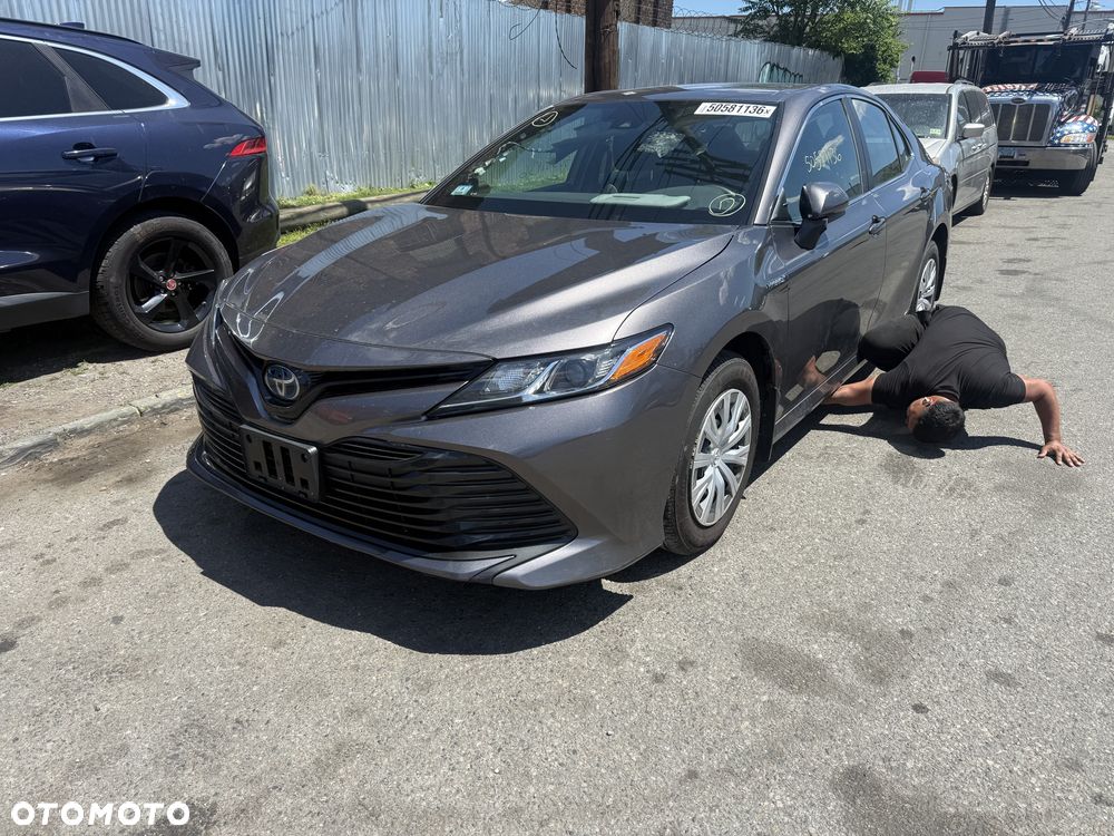 Toyota Camry - 34