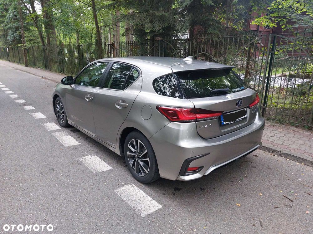 Lexus CT - 3