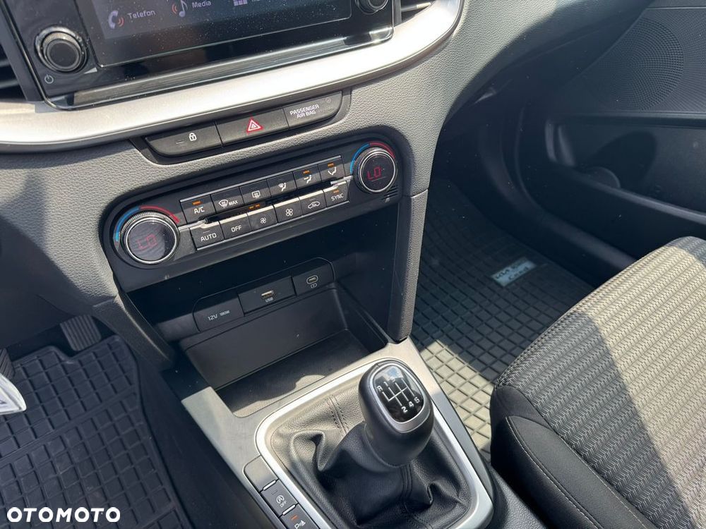 Kia Ceed 1.5 T-GDI M - 14