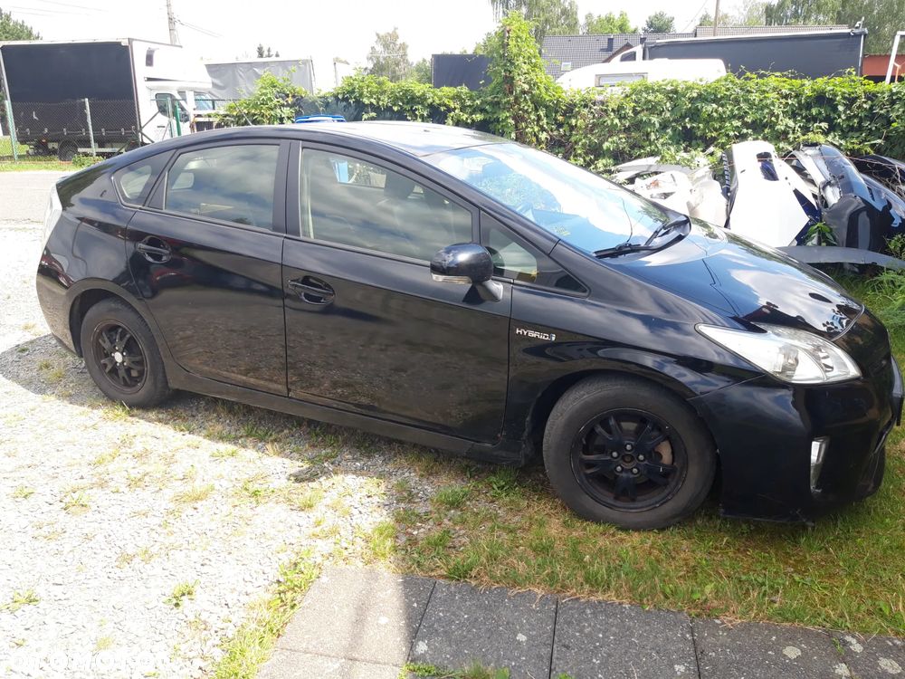 Toyota Prius (Hybrid) - 7