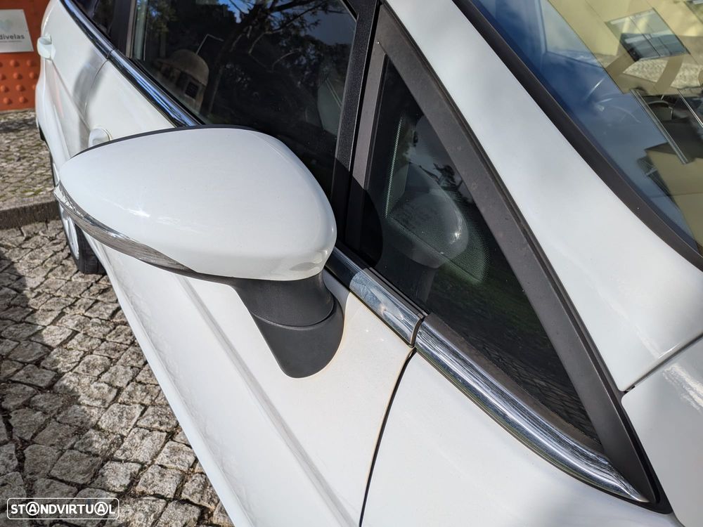 Ford Fiesta 1.0 T EcoBoost Titanium - 10