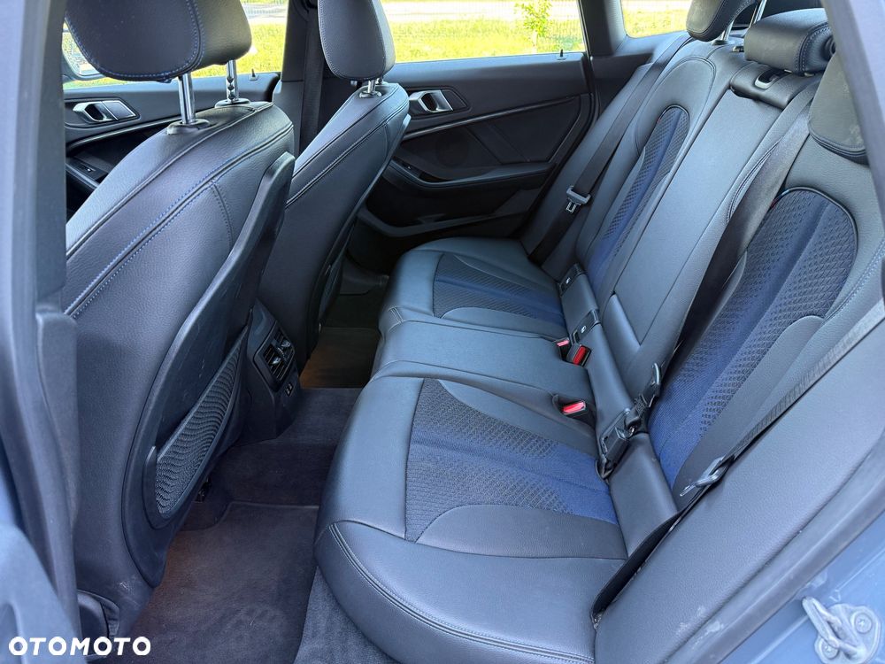 BMW Seria 2 220i M Sport - 26