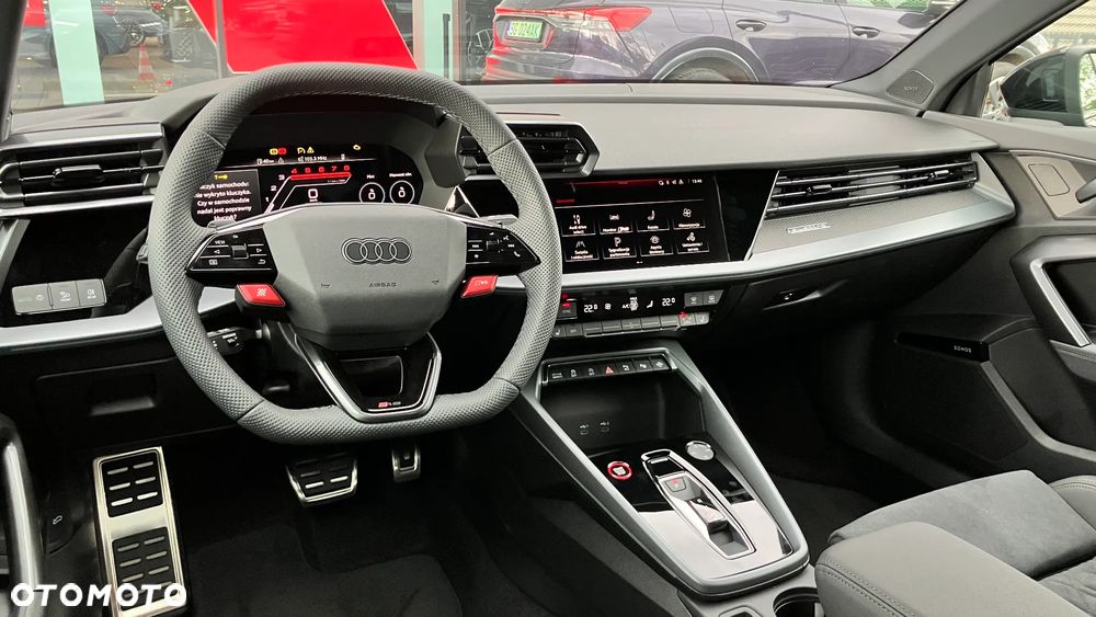 Audi RS3 Limousine - 15