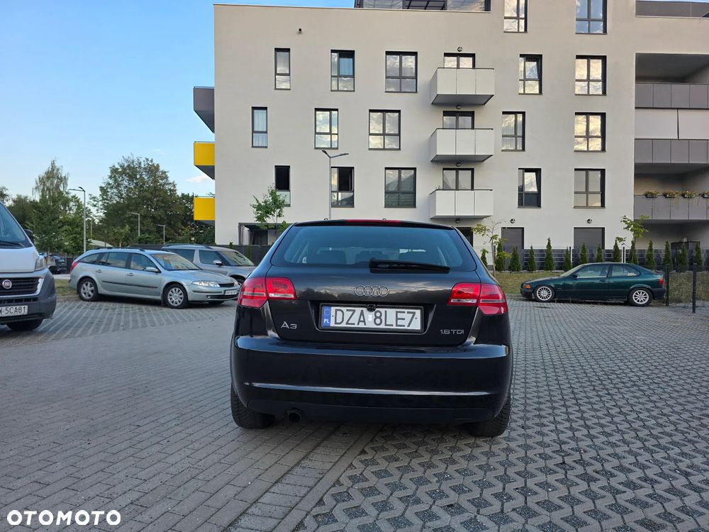 Audi A3 Sportback 1.6 TDI DPF Ambiente - 4