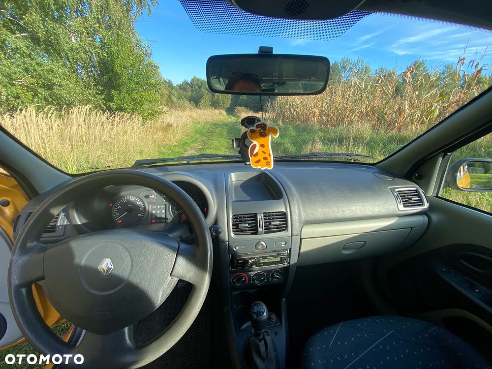 Renault Clio 1.2 16V Authentique - 11