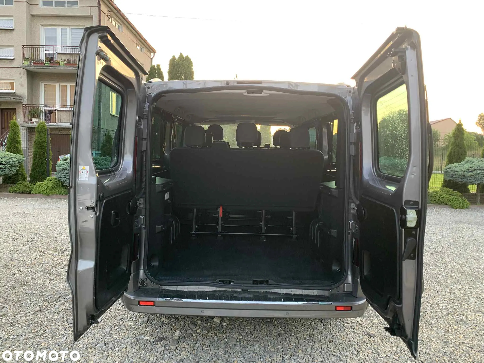 Opel Vivaro - 15