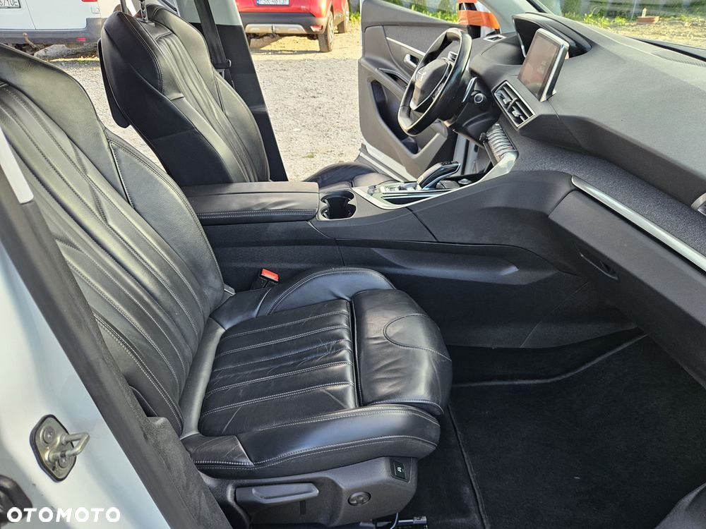 Peugeot 5008 - 32