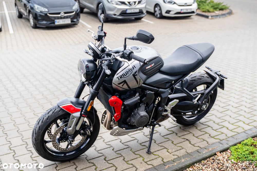 Triumph Trident - 4