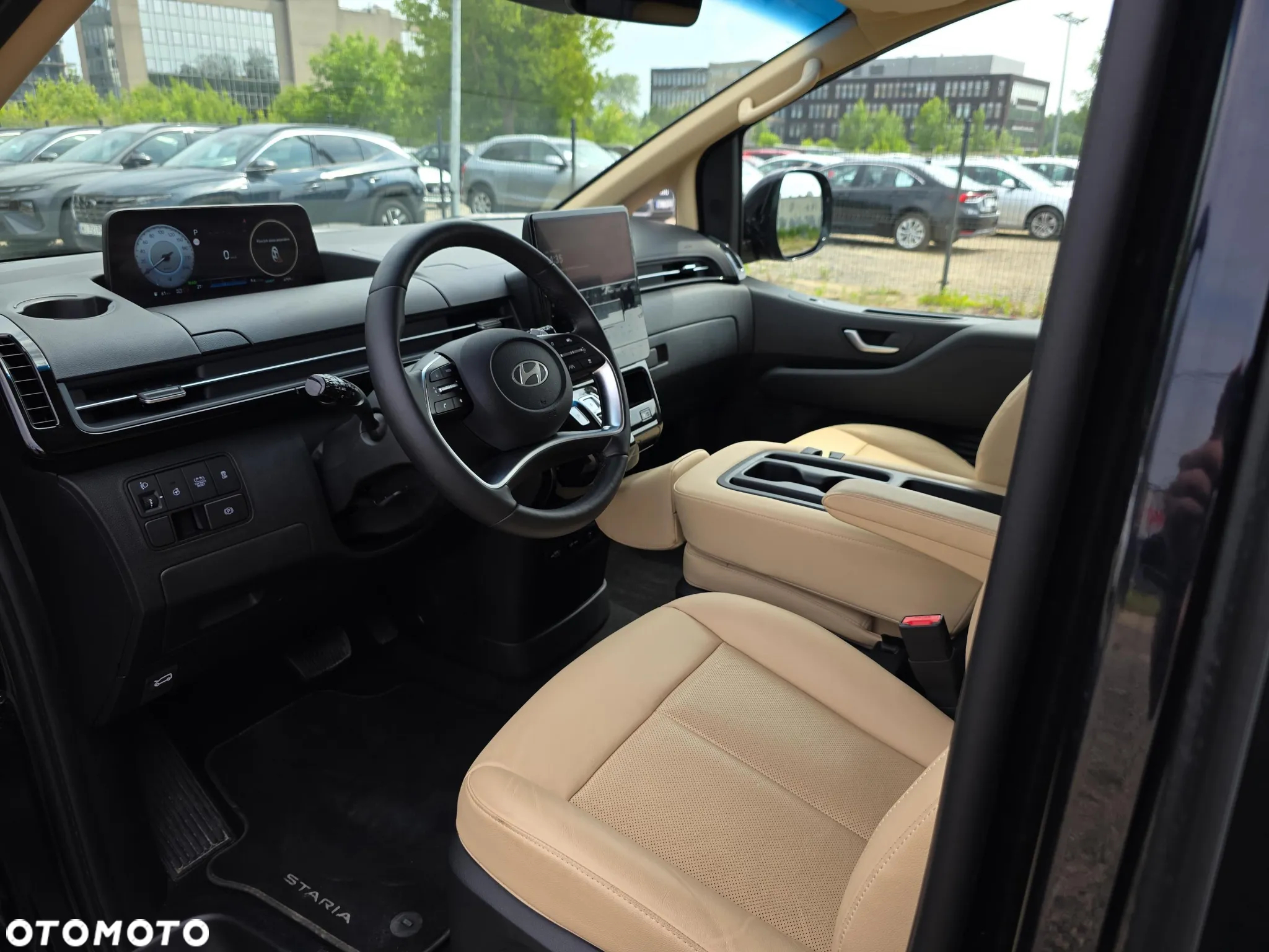 Hyundai Staria 1.6 T-GDI HEV Smart VIP - 9